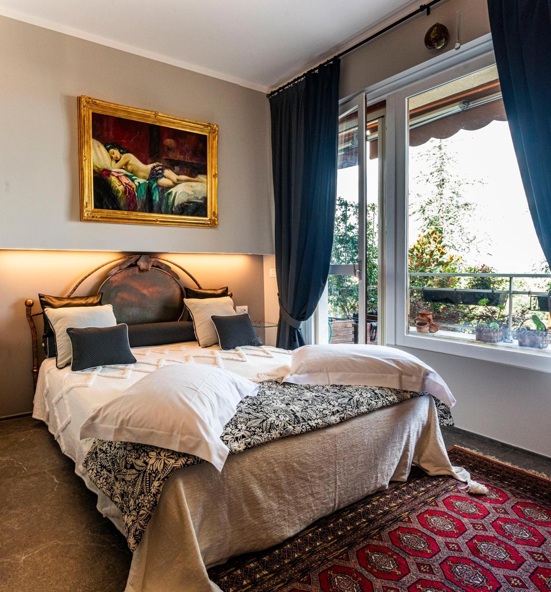 Fiordiloto B&B 4 Stars Альба Екстер'єр фото